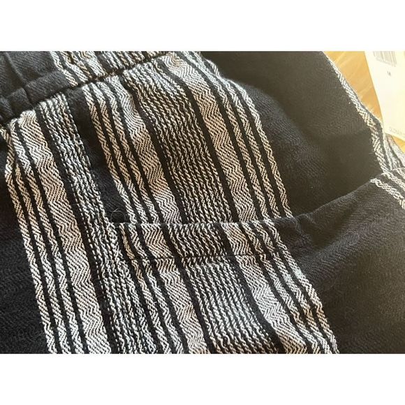 Black and Gray striped shorts, Size M - Picture 10 of 11